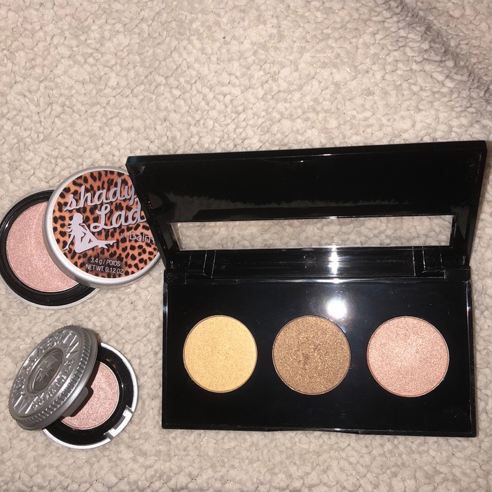 Highlight palette and two single eyeshadows